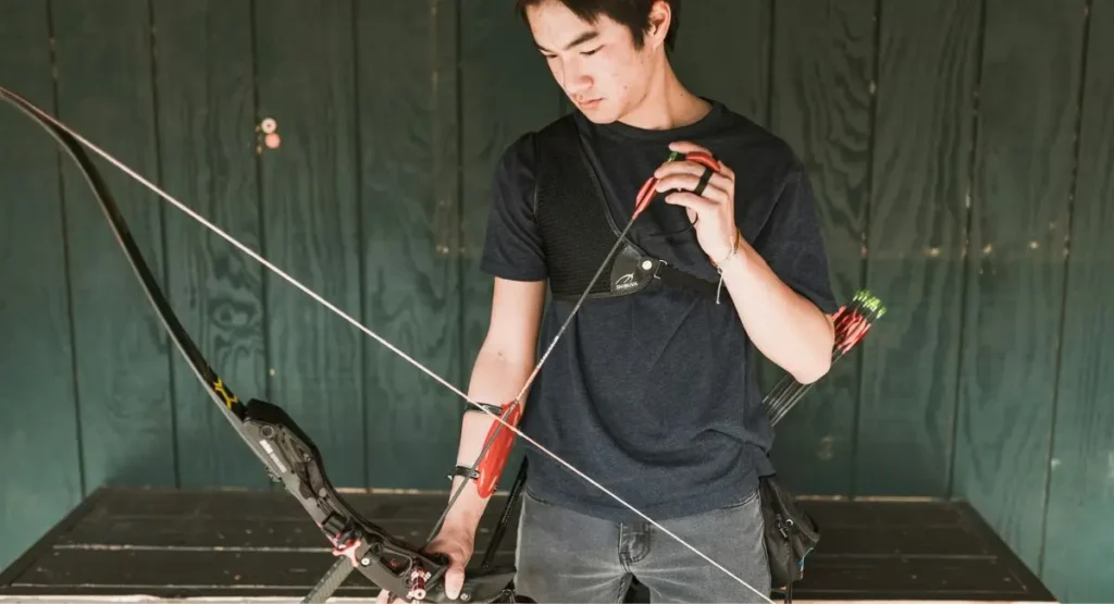 This complete guide to selecting arrows for recurve bow is crafted for novice archers